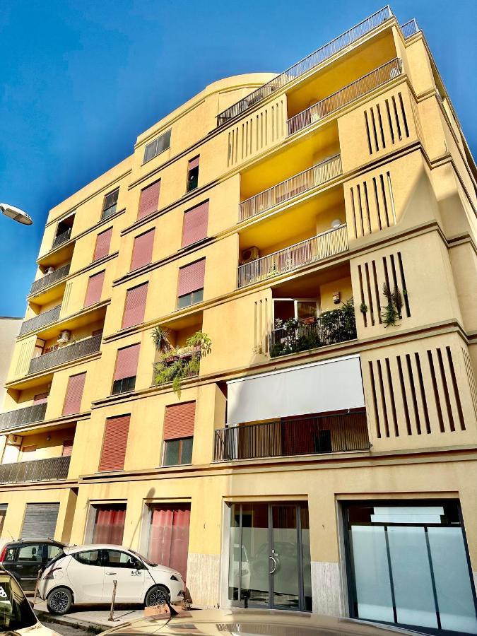 Апартаменты Attico Milanti - Parcheggio Privato Трапани Экстерьер фото